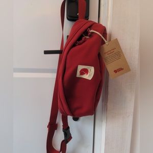 NWT Fjallraven Ulvö Hip Pack - Medium